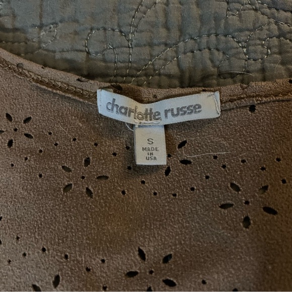 Cute cropped Charlotte Russe top - Picture 3 of 3